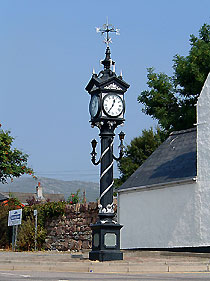 Uhr an einer Kreuzung in Ullapool